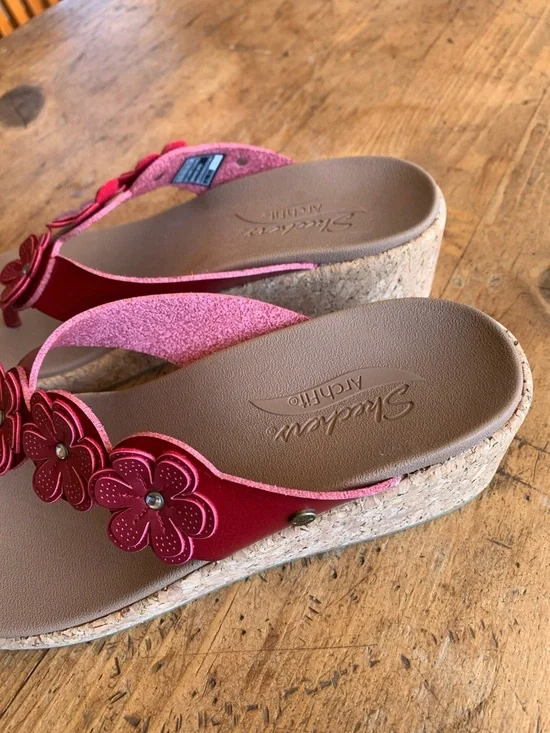 Skechers Women's Red Arch Fit Floral Slip On Sandals - Picture 15 of 16